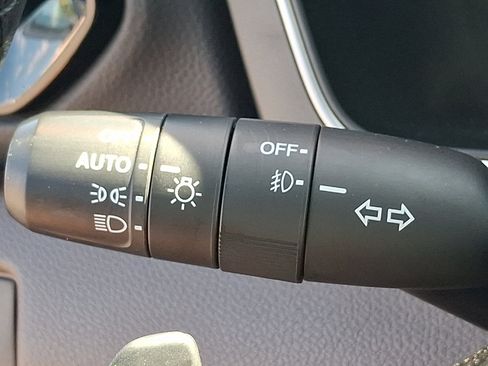 Used 2023 Honda Pilot Elite image 25