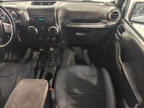 Used 2015 Jeep Wrangler Unlimited Sport w/ Quick Order Package 24S AWD/4WD image 20