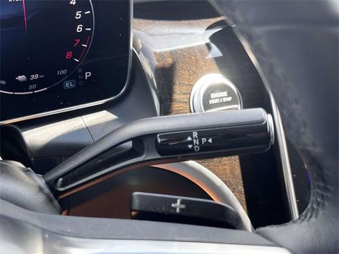 Used 2025 Mercedes-Benz GLC 350e 4MATIC image 24