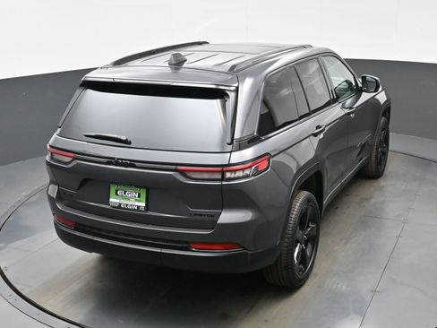 Used 2025 Jeep Grand Cherokee Limited w/ Black Appearance Package image 38