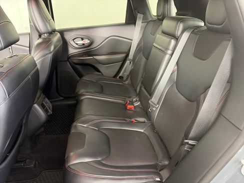 Used 2014 Jeep Cherokee Trailhawk w/ Cold Weather Group AWD/4WD image 13