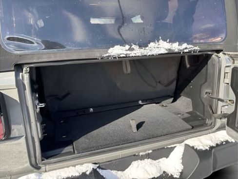 Used 2020 Jeep Wrangler Sport image 27