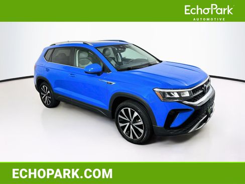 Used 2023 Volkswagen Taos SE w/ Panoramic Sunroof Package AWD/4WD image 1