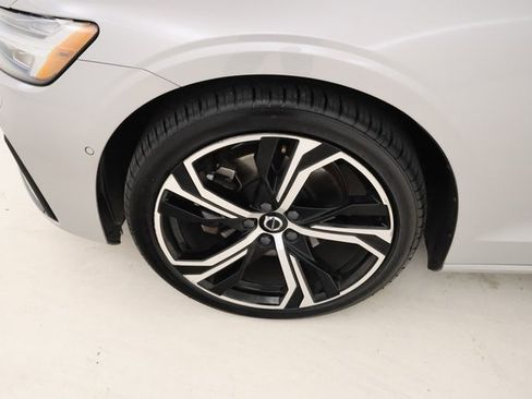Used 2024 Volvo S60 B5 Plus image 6