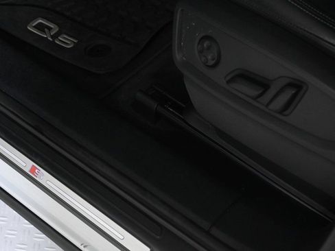 Used 2024 Audi Q3 2.0T Premium w/ Convenience Package image 20