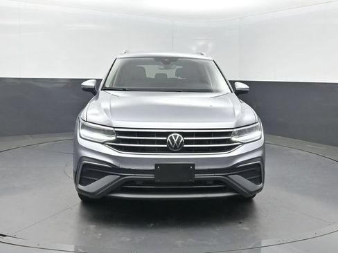Used 2024 Volkswagen Tiguan SE FWD image 36