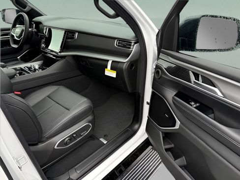 New 2026 Jeep Grand Wagoneer Limited AWD/4WD image 18