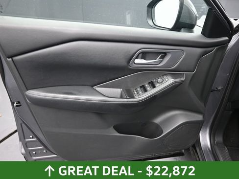 Used 2025 Nissan Rogue SV AWD/4WD image 17