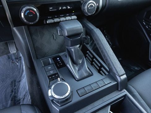 Certified 2024 Toyota Tacoma SR AWD/4WD image 16