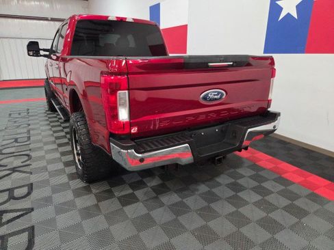 Used 2019 Ford F250 XLT w/ XLT Premium Package image 12