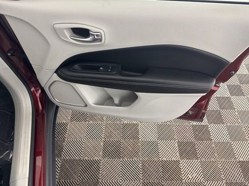 Used 2020 Jeep Compass Latitude image 19