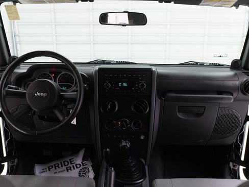 Used 2008 Jeep Wrangler Unlimited Rubicon w/ Dual Top Group AWD/4WD image 21