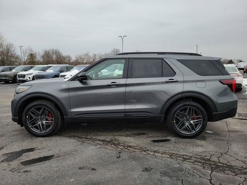 New 2026 Ford Explorer ST-Line w/ ST-Line Street Pack image 7