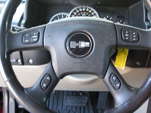 Used 2005 HUMMER H2 w/ Preferred Equipment Group image 20