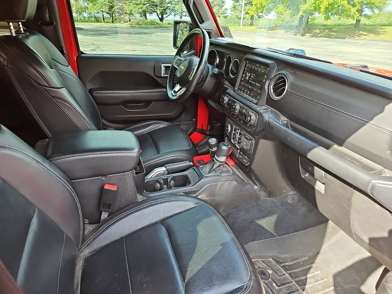 Used 2020 Jeep Gladiator Overland AWD/4WD image 10