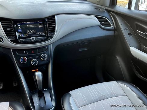 Used 2018 Chevrolet Trax LT w/ LT Convenience Package image 17