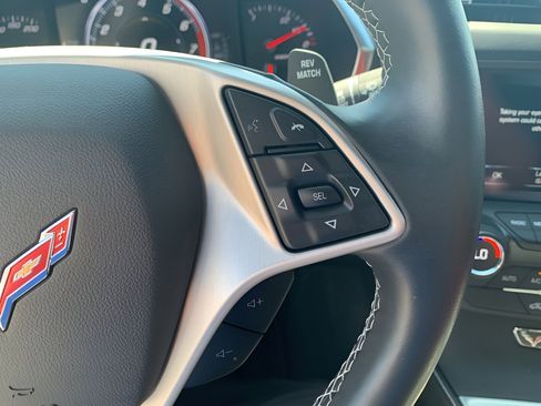Used 2019 Chevrolet Corvette Stingray Coupe w/ Carbon Flash Badge Package RWD image 15