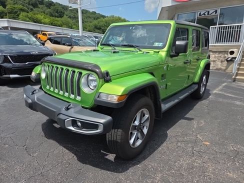 Used 2018 Jeep Wrangler Unlimited Sahara AWD/4WD image 3