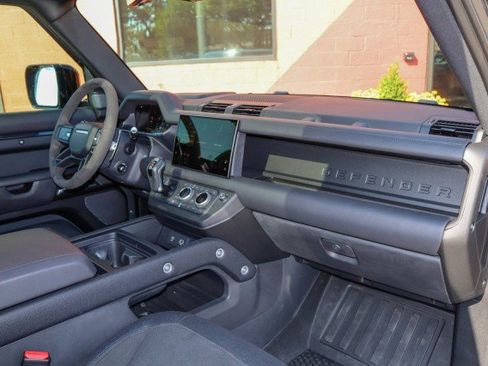 Used 2023 Land Rover Defender 90 V8 image 14