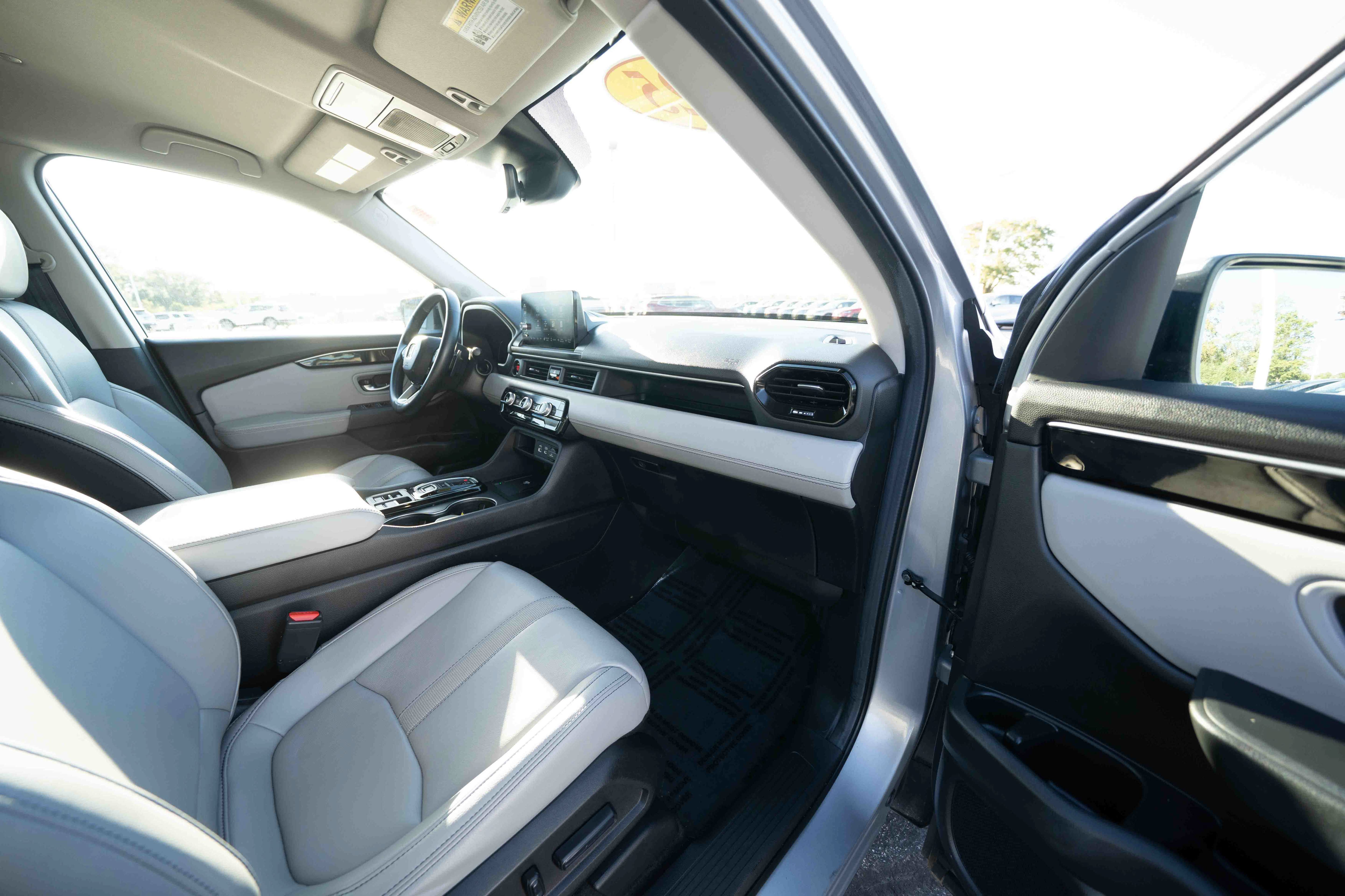 Used 2025 Honda Pilot EX-L image 26