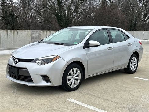 Used 2016 Toyota Corolla LE image 2