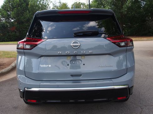Used 2024 Nissan Rogue Platinum FWD image 6