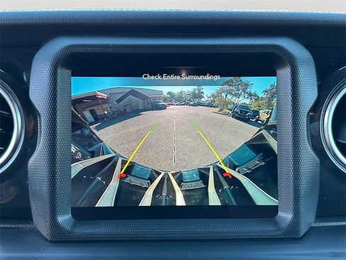 Used 2023 Jeep Wrangler Unlimited Rubicon 392 image 26