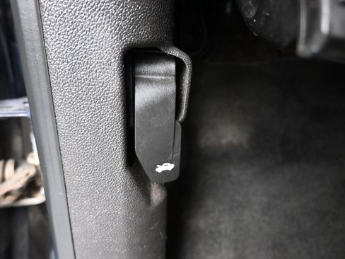 Used 2011 Chevrolet Silverado 1500 LS AWD/4WD image 38