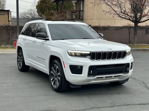 Used 2022 Jeep Grand Cherokee Overland image 7