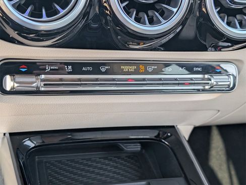 Used 2025 Mercedes-Benz GLA 250 GLA 250 4matic image 16