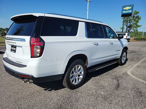 Used 2024 Chevrolet Suburban Premier AWD/4WD image 7