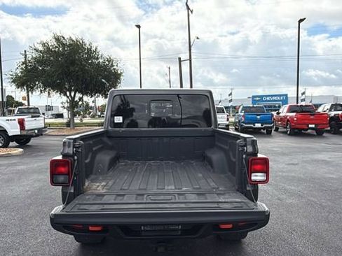 Used 2023 Jeep Gladiator Mojave w/ Cold Weather Group AWD/4WD image 21