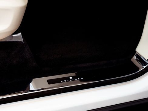 Used 2019 Rolls-Royce Cullinan AWD/4WD image 28