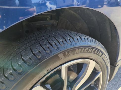 Used 2022 Chevrolet Equinox Premier AWD/4WD image 37