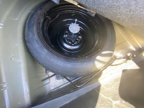 Used 2011 Toyota Camry XLE image 24