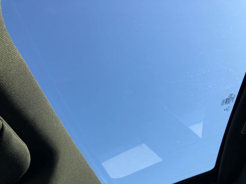 Used 2018 Ford Taurus Limited image 23