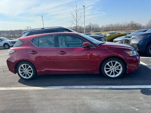 Used 2013 Lexus CT 200h image 2
