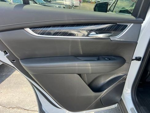 Used 2024 Cadillac XT6 Premium Luxury w/ LPO, Floor Liner Package AWD/4WD image 20