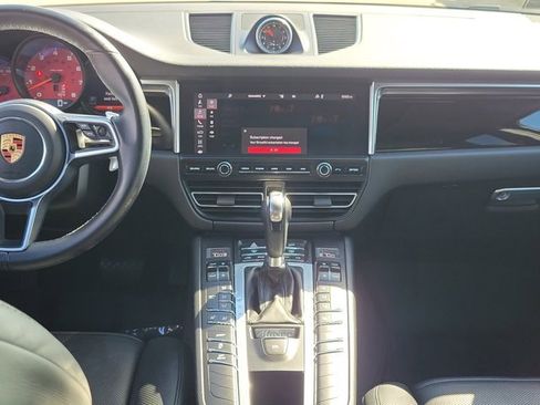 Used 2020 Porsche Macan S image 19