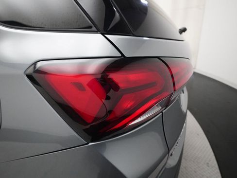 Used 2024 Chevrolet Equinox LT image 32