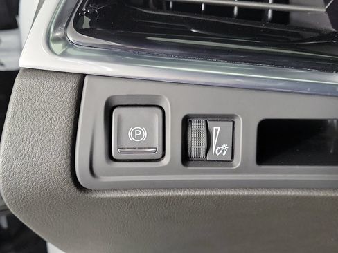 Certified 2025 Cadillac XT6 Premium Luxury FWD image 33