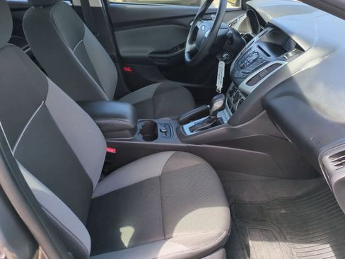 Used 2014 Ford Focus SE w/ SE Winter Package FWD image 21
