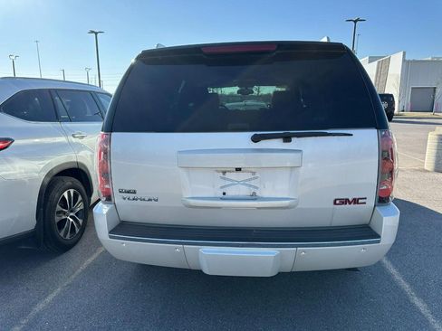 Used 2010 GMC Yukon Denali image 8