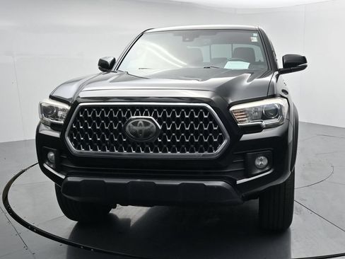 Used 2018 Toyota Tacoma TRD Off-Road w/ Technology Package AWD/4WD image 3