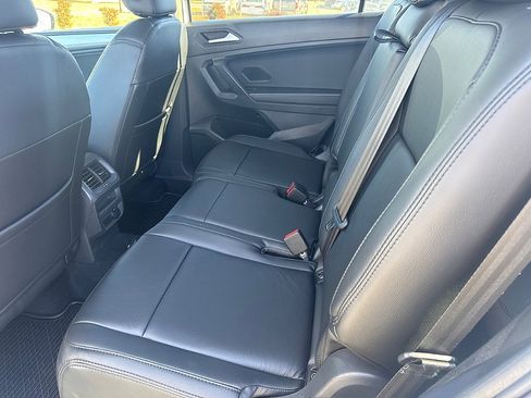 Used 2022 Volkswagen Tiguan S image 9