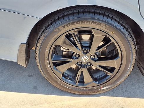 Used 2023 Honda Odyssey Sport image 9