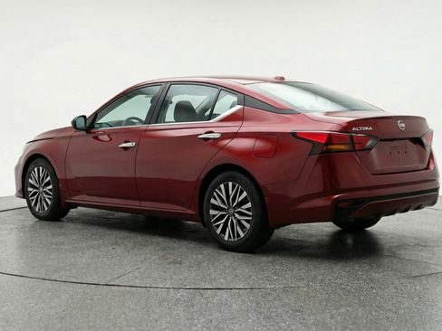 Used 2025 Nissan Altima 2.5 SV image 6