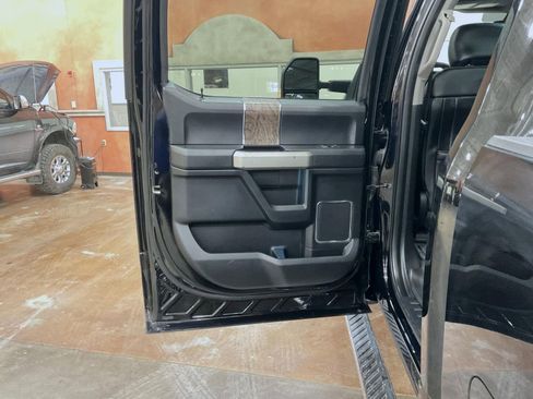 Used 2017 Ford F250 Lariat w/ Lariat Ultimate Package image 20