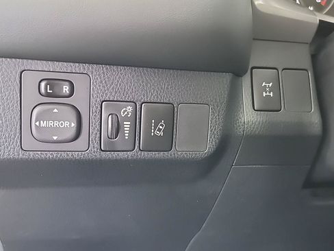 Used 2018 Toyota RAV4 XLE w/ Plus Extra Value Package AWD/4WD image 34