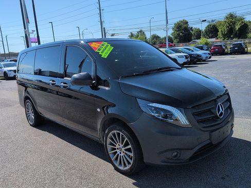 Used 2021 Mercedes-Benz Metris Passenger image 1